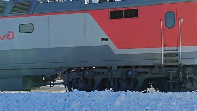 ЭП2К-328 Маневрирует