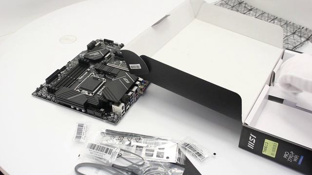 НИКС Компьютерный Супермаркет: видео про Материнская