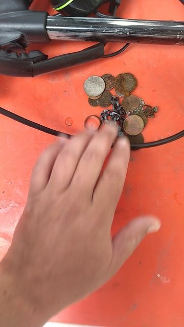 НАЙДЕНОЕ ПОД ВОДОЙ С МЕТАЛЛОИСКАТЕЛЕМ ЛЕГЕНДА