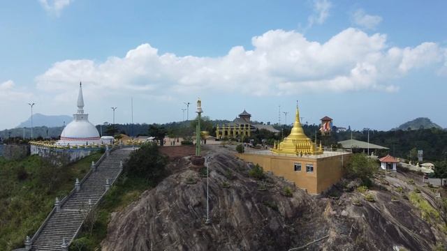 Шри-Ланка. Башня Амбулувава, океан.