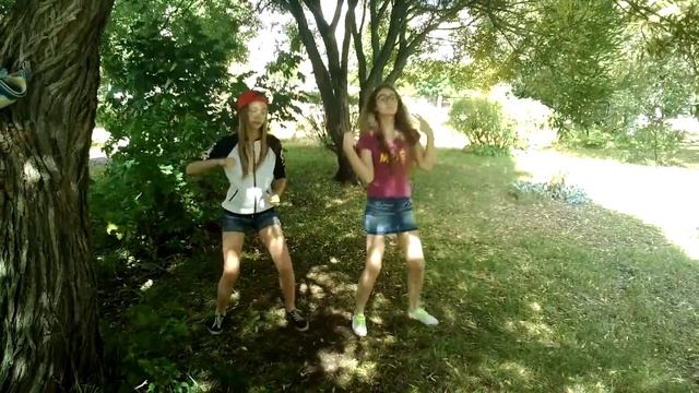 Девченки зажигают . Смотреть всем