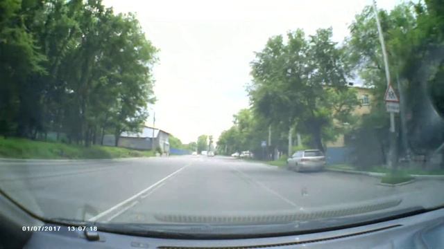 Видеорегистратор Bluesonic BS-F120. Пример дневного видео FullHD