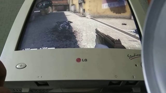 Играю в CS GO на компьютере первый раз в жизни