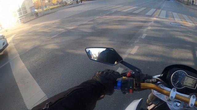 Вечерние движения. SUZUKI GSR-750 Екатеринбург