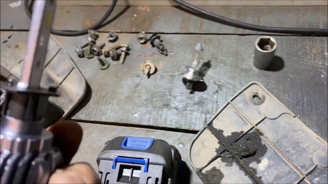 Установка китайских тюнингованных фар на Toyota Tacoma 2012-201