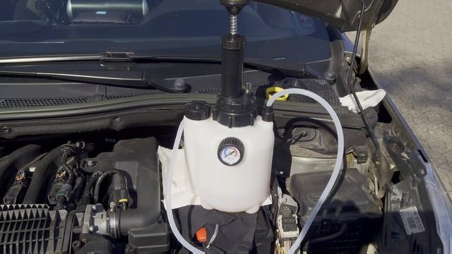 Меняем тормозную жидкость