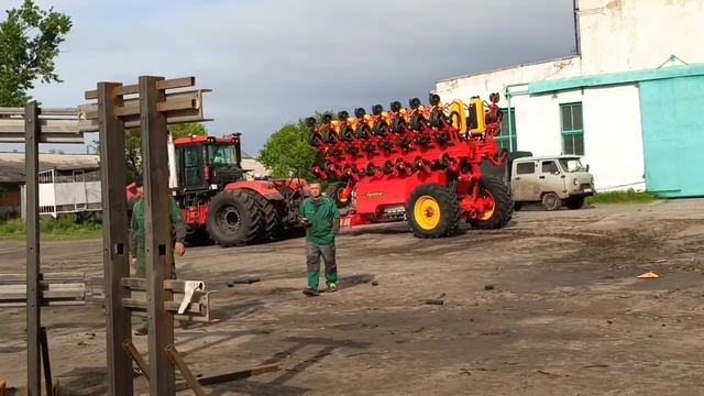Комплектовка сеялки VADERSTAD Tempo L. Агрегатирование с трак