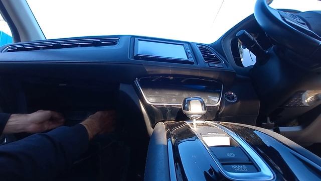 Замена фильтра в салоне HONDA VEZEL