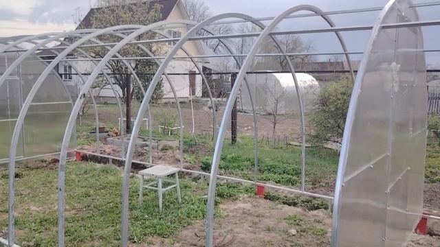 26 апреля 2025г. Начали установку теплицы. Первая гроза в