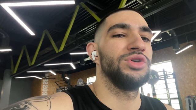 Дрищ в зале! Первая тренировка! Г*йские шуточки норм ли