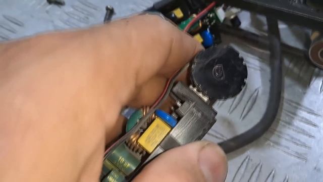 Бесщеточная болгарка Procraft PW1550 проблема с запуском - ре