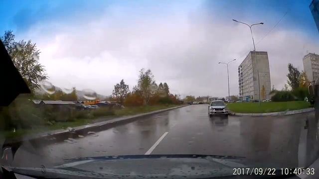 Дневная съёмка на YI Car 1080P Wi-Fi DVR