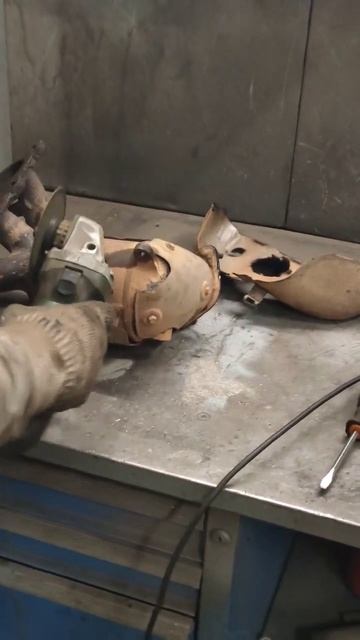 Хендай Солярис 2012г. 1,6л. Развалился катализатор! Удале?