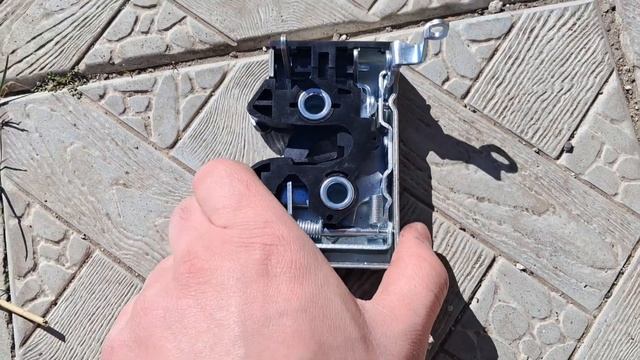 КАК РАБОТАЕТ ЗАМОК ВОДИТЕЛЬСКОЙ ДВЕРИ