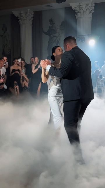 Стильный танец от @we_dance_wedding  #свадебныйтанец #weddingdance #танецмолодоженов