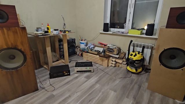 в мастерской. тест колонок после сборки