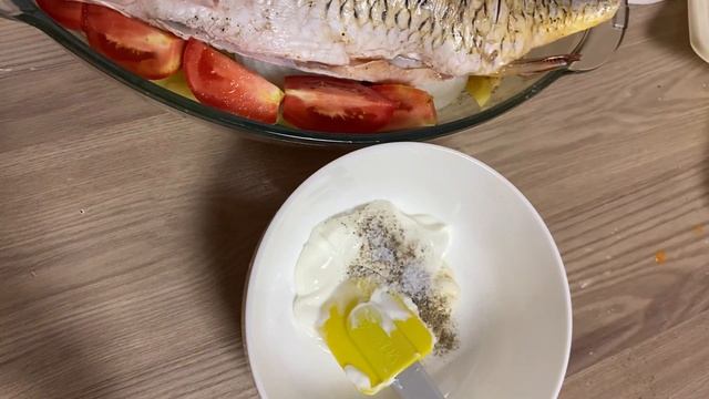 Карп в духовке. Пеште піскен тұқы балығы