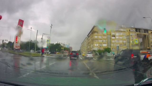 Поворот не с той полосы.