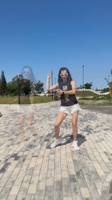 Cumbia. Zumba Fitness  Танцую в центре города