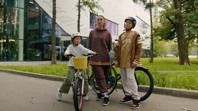 Велокультура | Агата Муцениеце и дети!