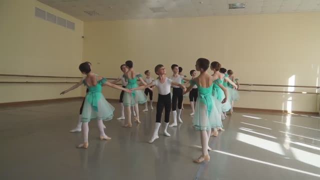 МГАХ. Франц. кадриль (3 фигура). (муз. Штрауса 