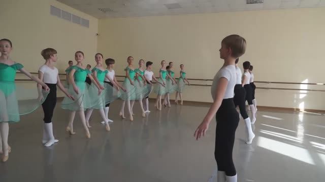 МГАХ. Франц. кадриль (4 фигура). (муз. Штрауса 