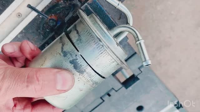 Вскрываю топливный фильтр Subaru после трёх лет эксплуатации 😳