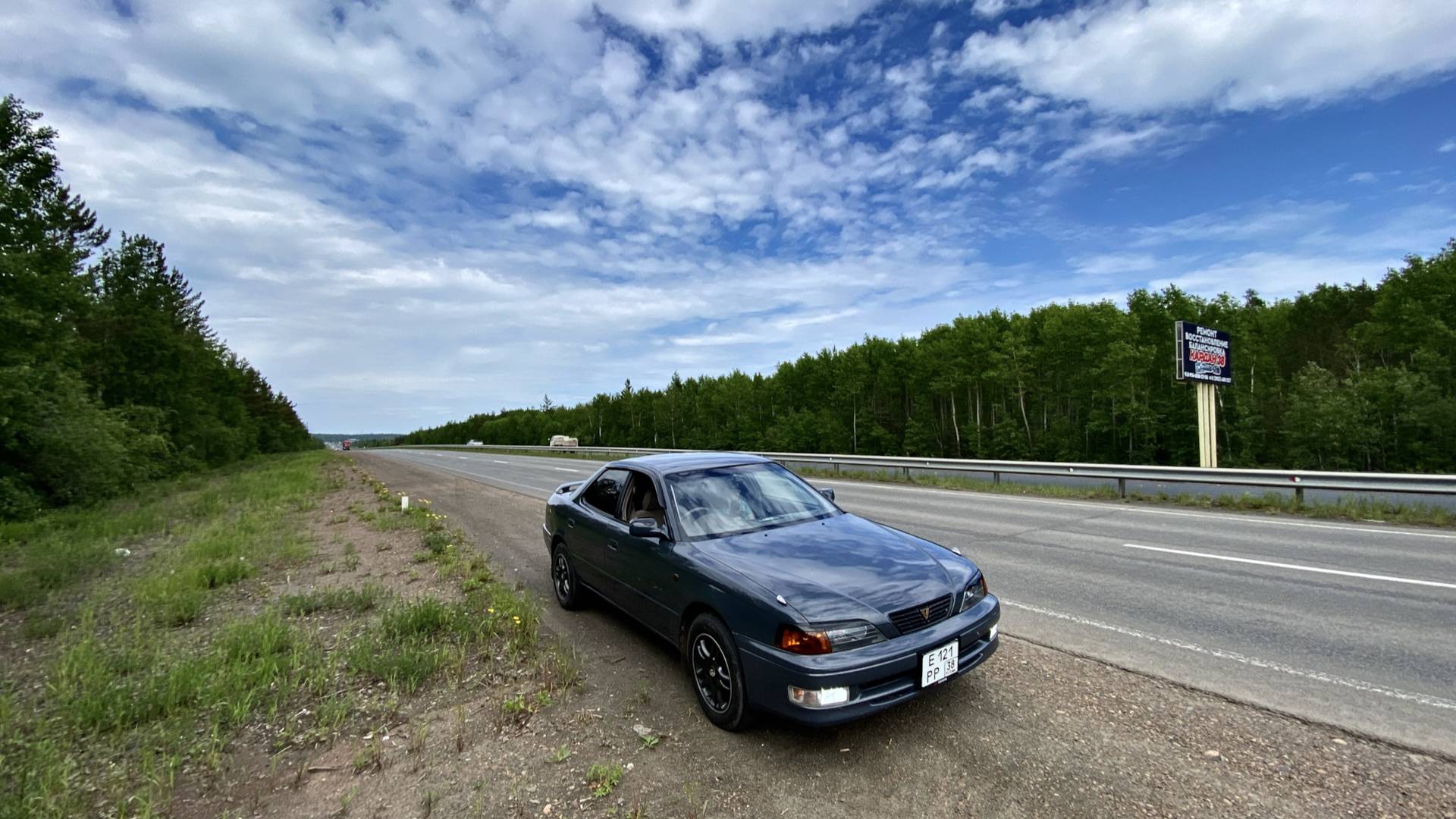 TOYOTA VISTA SV41, УСТАНОВИЛ ГАБАРИТЫ НА КРЫЛО (СВЕТЛЯЧКИ), НЕМНОГО ПРИУКРАСИЛ ВИД АВТОМОБИЛЯ.