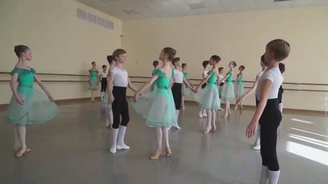 МГАХ.Франц. кадриль (2 фигура). (муз. Штрауса 