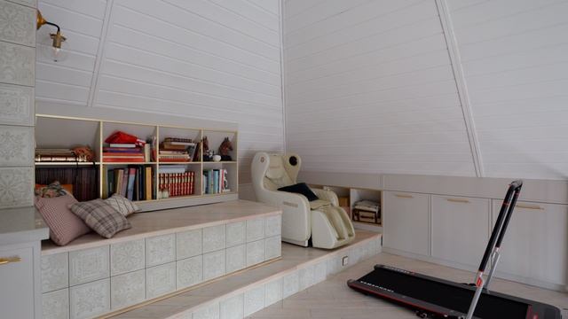 Мансардная резиденция 2+ на улице Добролюбова в историческом центре города. Эксклюзив.