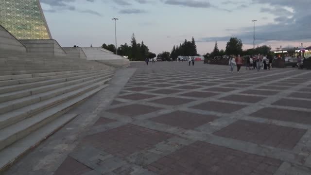 Площадь Салавата Юлаева, летний вечер в Уфе