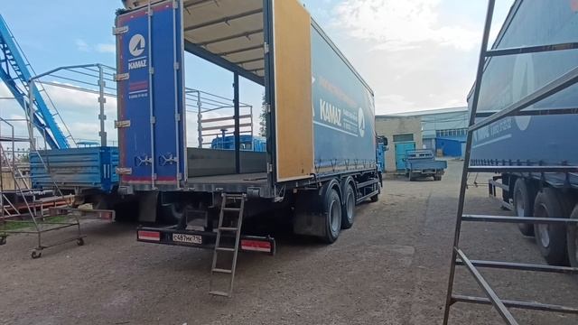 УФ-печать или сольвентная печать? Каким способом лучше брендировать тент?