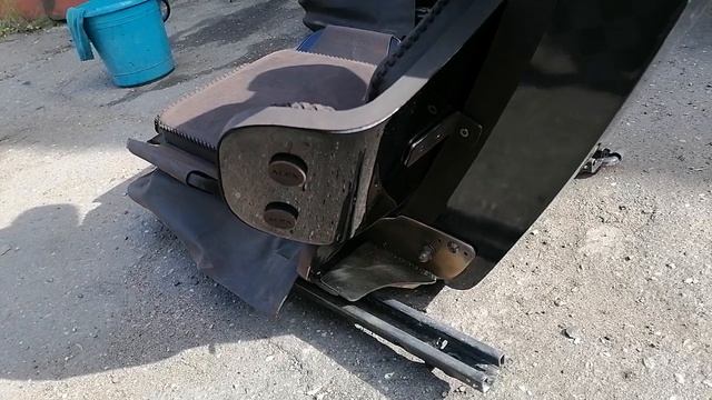 Карбоновые сиденья.