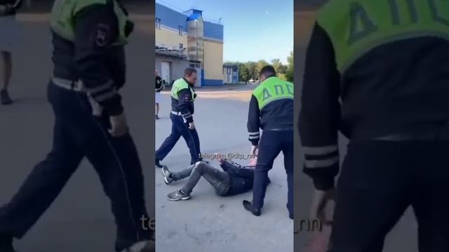 Схватка водителя и ДПСников в Арзамасе