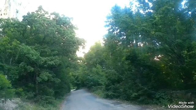 Крым. Пляж посёлка Санаторное, перевал Байдарские ворота, Флросский кант.