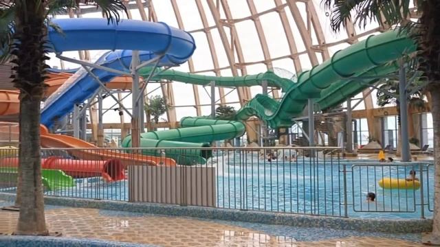 Аквапарк «Питерлэнд». Не большой обзор.