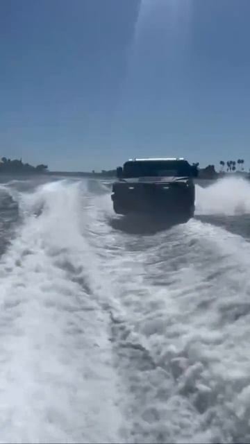 Внедорожник-Амфибия из Калифорнии.