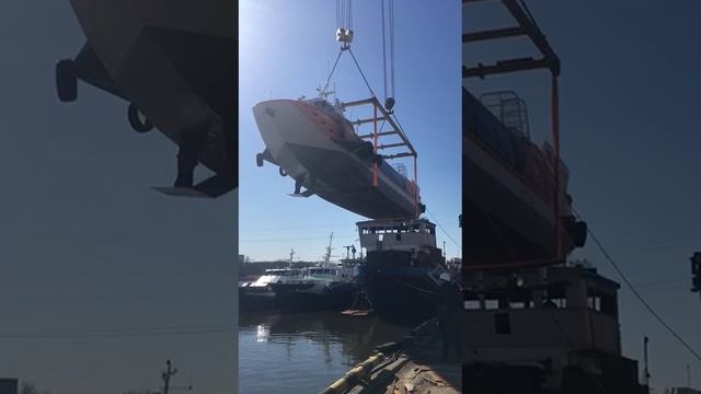 Спуск и настройка судна на подводных крыльях