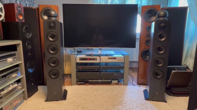 Акустическая система Elac 4Pi (1-ое видео)