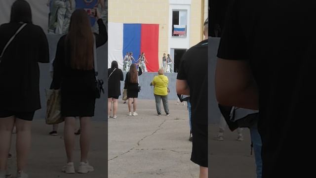 Танец в честь дня России. Сокольники мкр. Новомосковск.