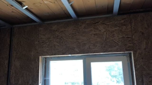 Подвесные полки из металлопрофиля.