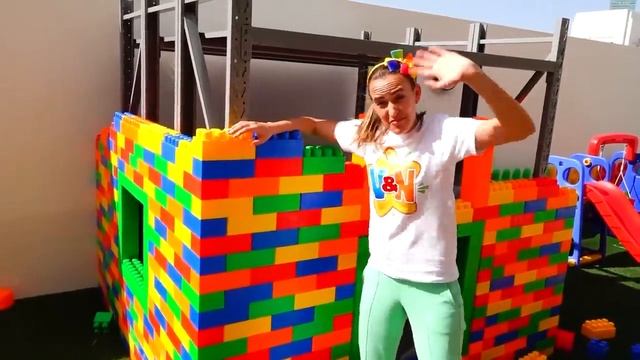 Веселые истории с игрушками с Владом и Никитой