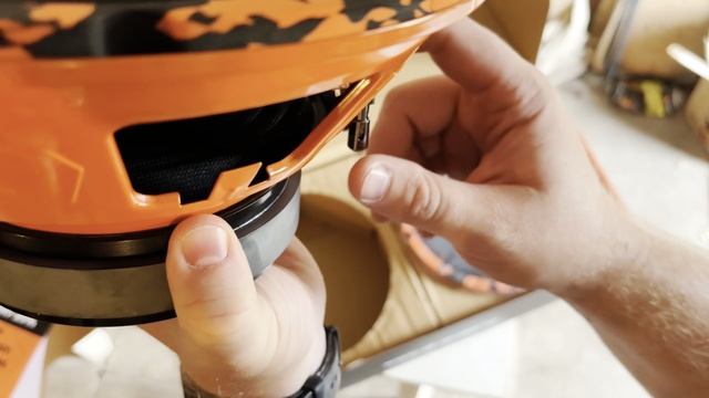 Бюджетный жирный бас дома от автомобильных динамиков Gryphon Pro 250 Midbass