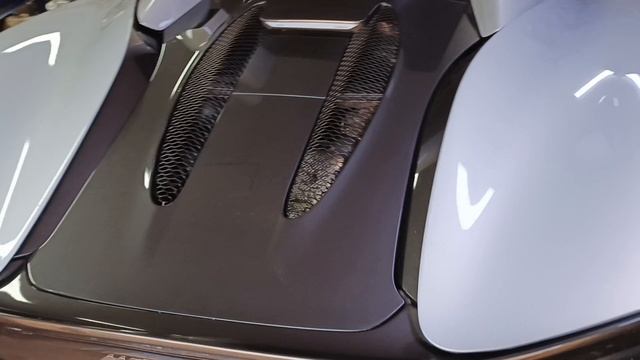 Оклейка Макларен 570$.