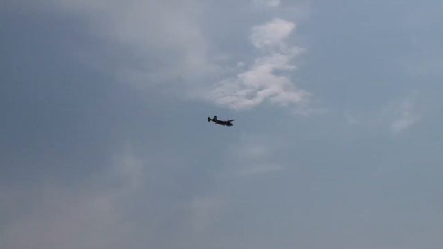 B-25 Mitchell Bomber RC Warbird Airplane от Bananahobbe облёт самолёта.