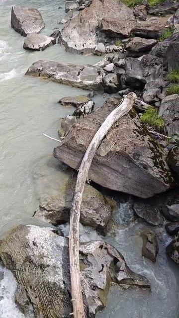 Алтай. Вода камень точит
