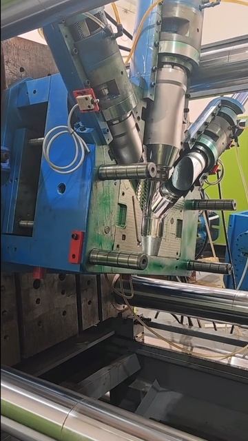 Пресс-форма для канализационного тройника