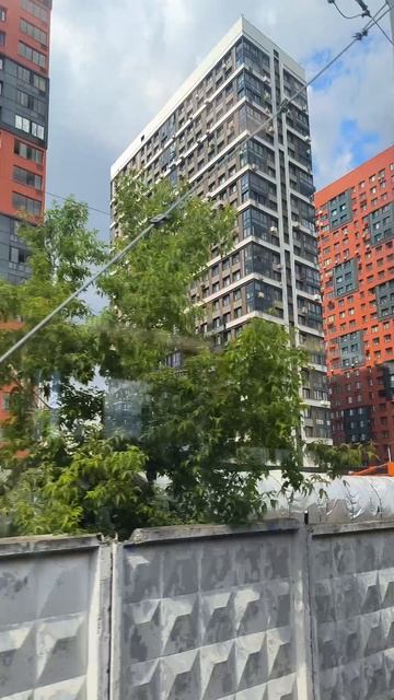 Москва из окна поезда МЦД. Интересные новостройки.