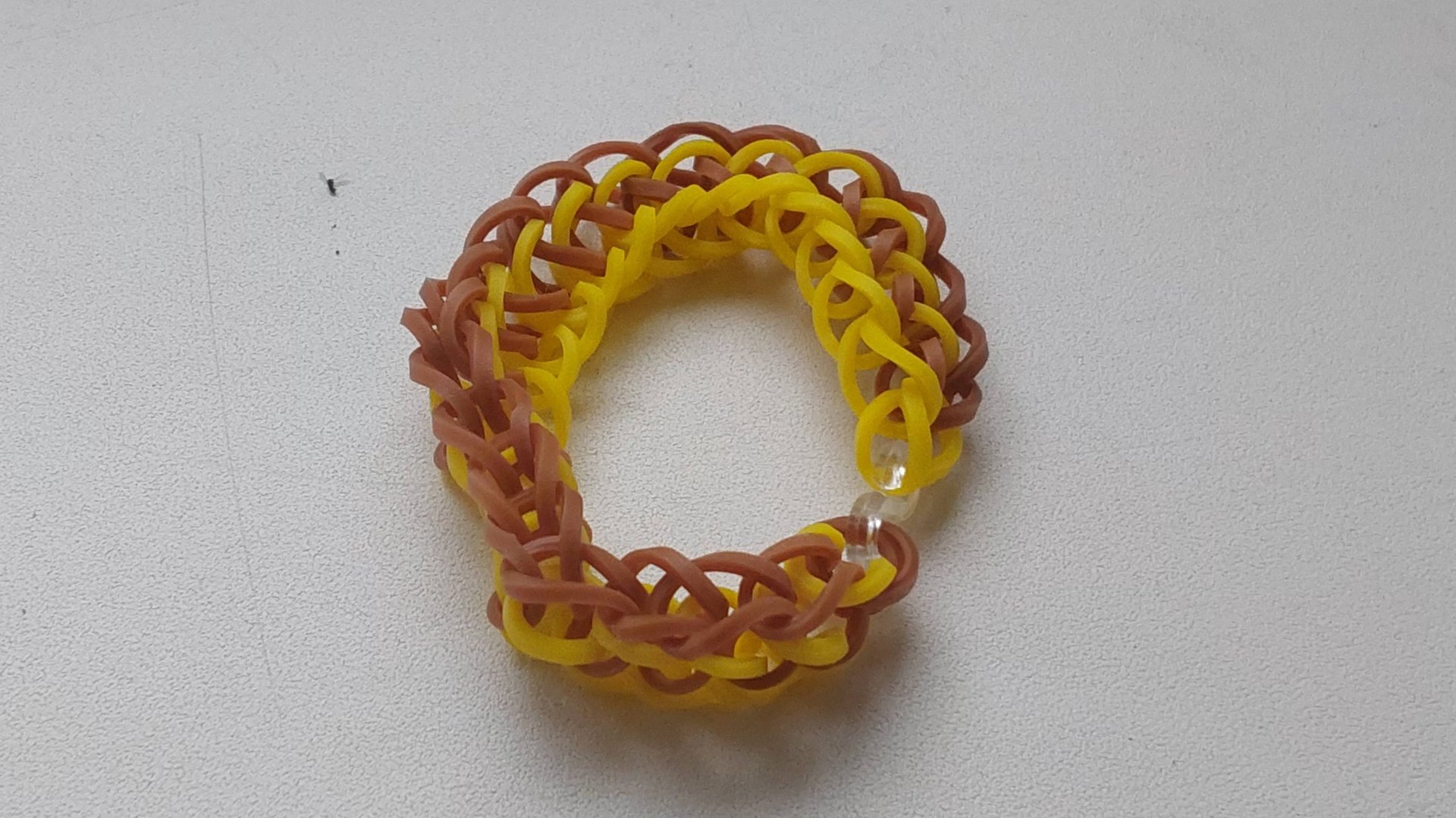 Плетём браслет чешуя дракона на рогатке