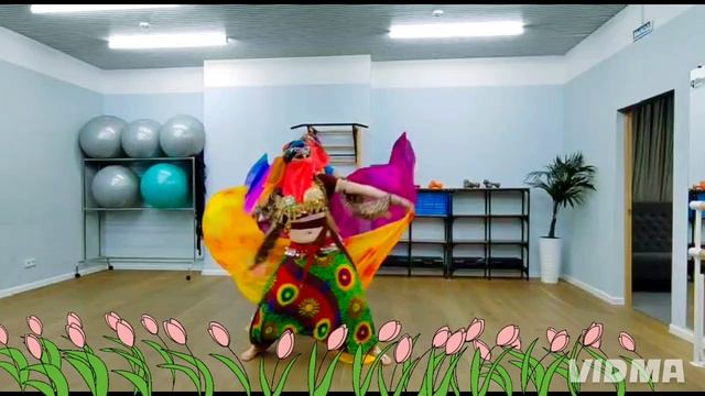 группа,, Сказочное королевство,,. Танец с шаляии.